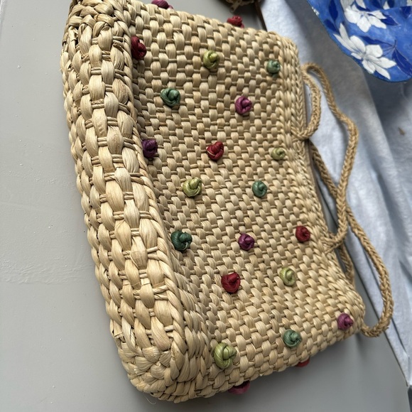 Straw corn husks hand woven tote - Picture 10 of 10